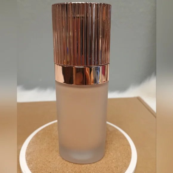 Charlotte Tilbury Airbrush Flawless Foundation BNIB 8 COOL - Picture 2 of 3